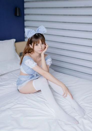 被迷晕的美女视频摆弄_DVD免费手机在线看观看